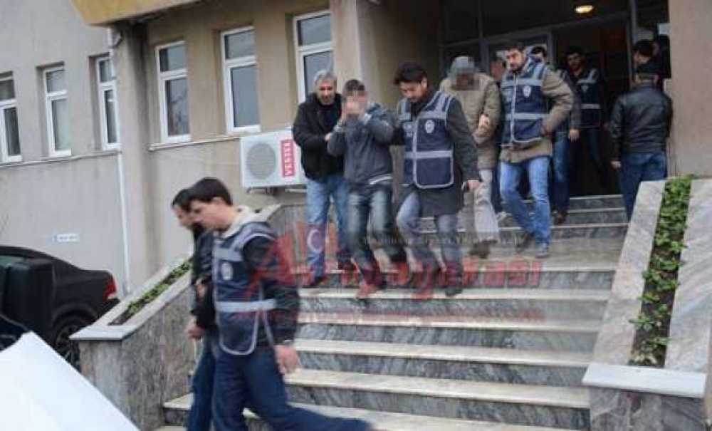 2 Kamyon Dolusu Kaçak Malzemelerin Şüphelileri Adliyeye Sevk Edildi