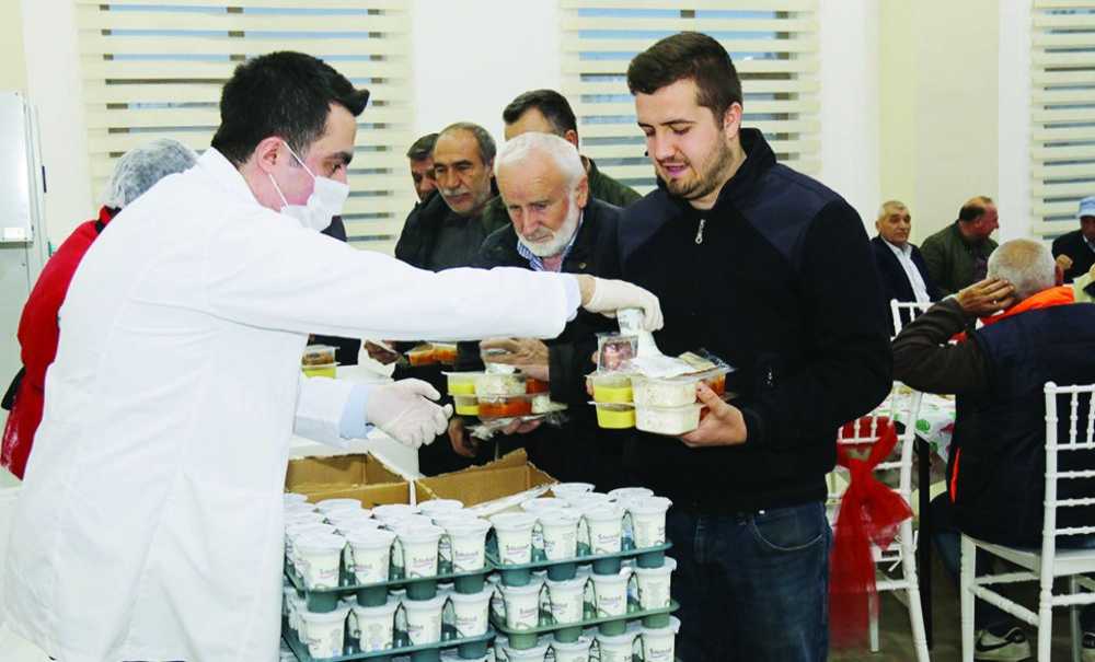 Ergeneliler Sevgi Sofralarında Buluşuyor