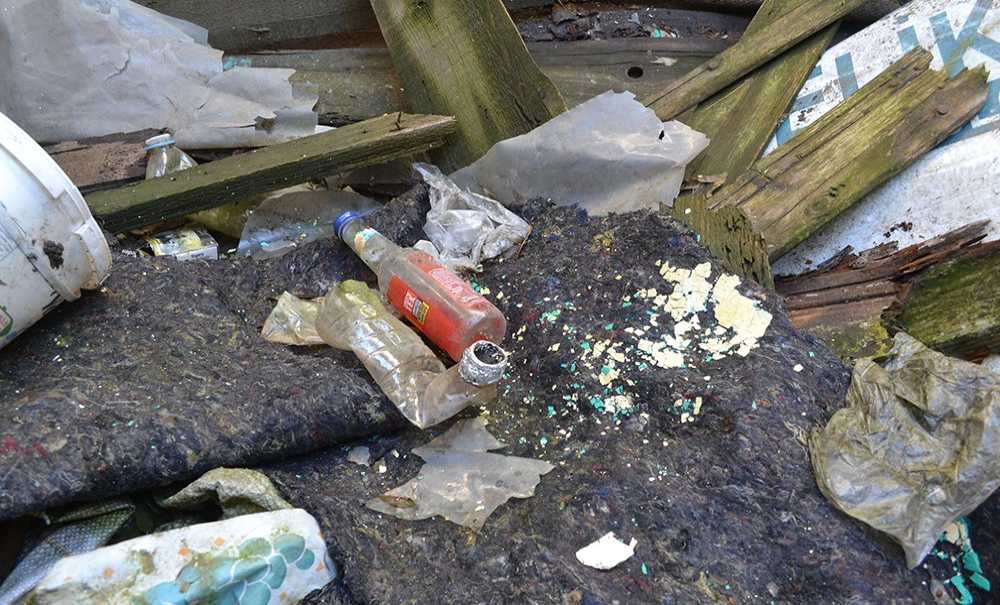 Metruk Binalar Mahalle Sakinlerini Korkutuyor