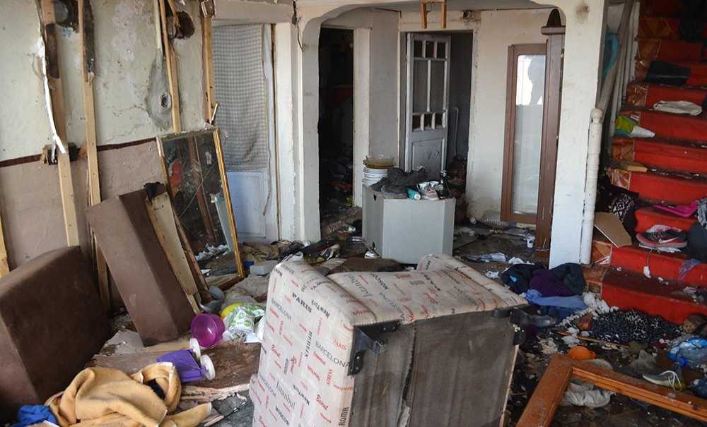 Metruk Binalar Mahalle Sakinlerini Korkutuyor