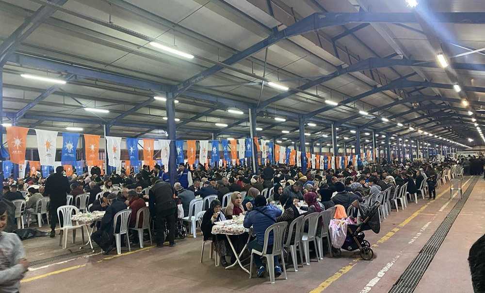 Ak Parti İftar Programı Düzenledi