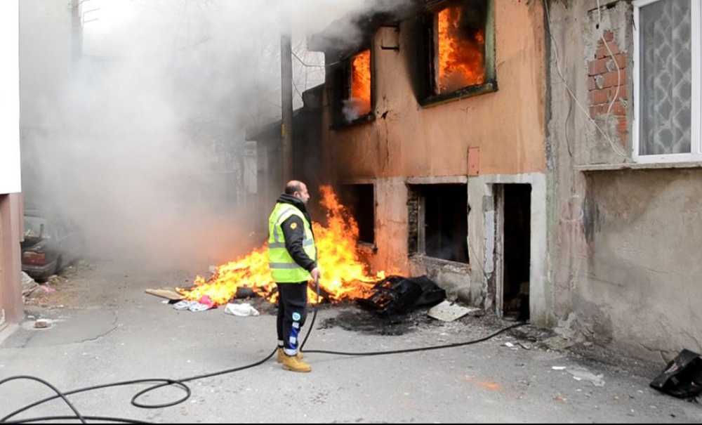 Bir Gün Önce Uyarmıştık, O Bina Yandı