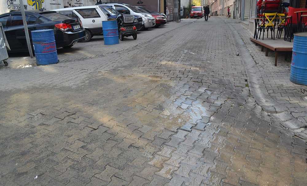 Yine Aynı Nokta Yine Su Patlağı