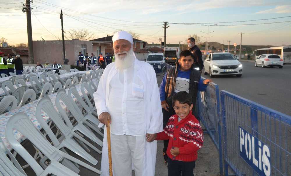 Kaymakam Sarılı Roman Vatandaşlarla Kucaklaştı