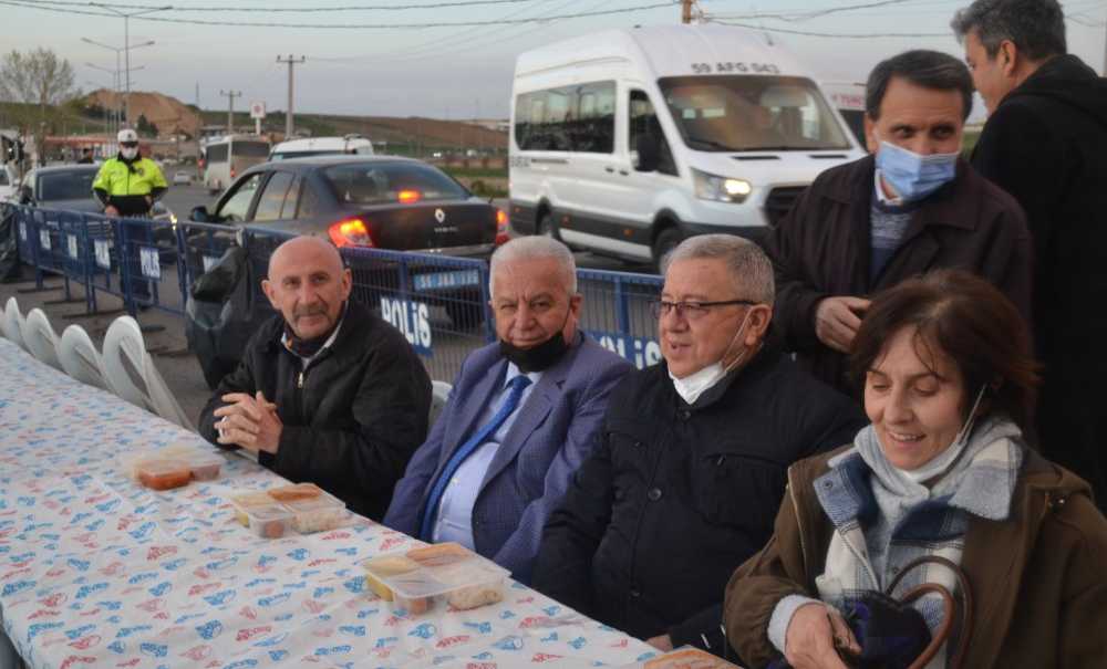 Kaymakam Sarılı Roman Vatandaşlarla Kucaklaştı