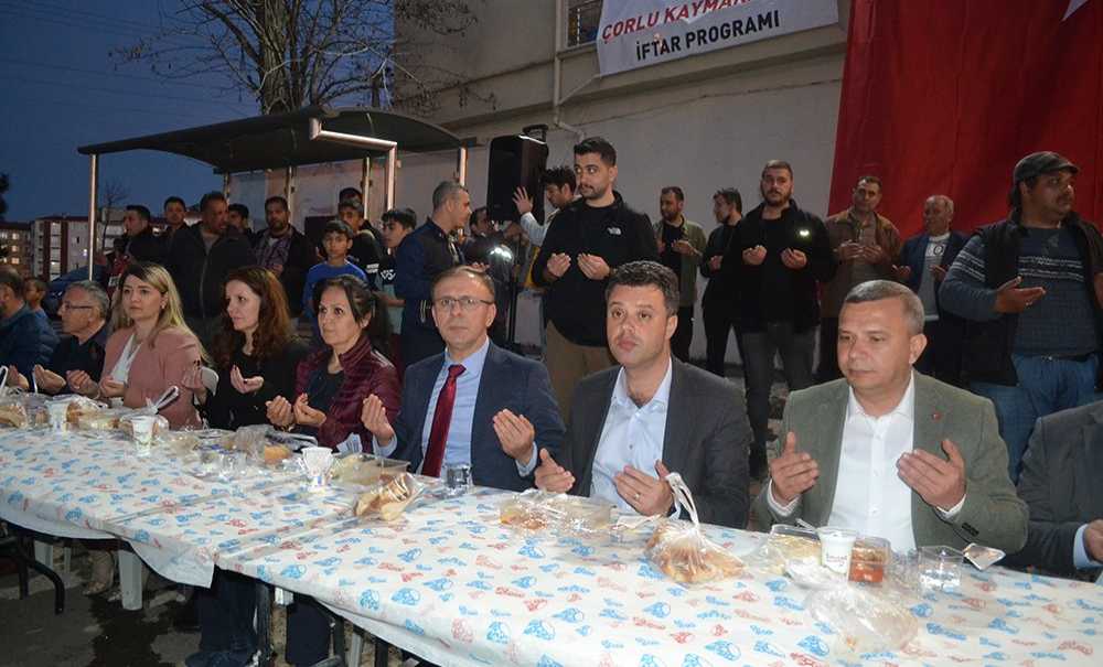 Kaymakam Sarılı Roman Vatandaşlarla Kucaklaştı