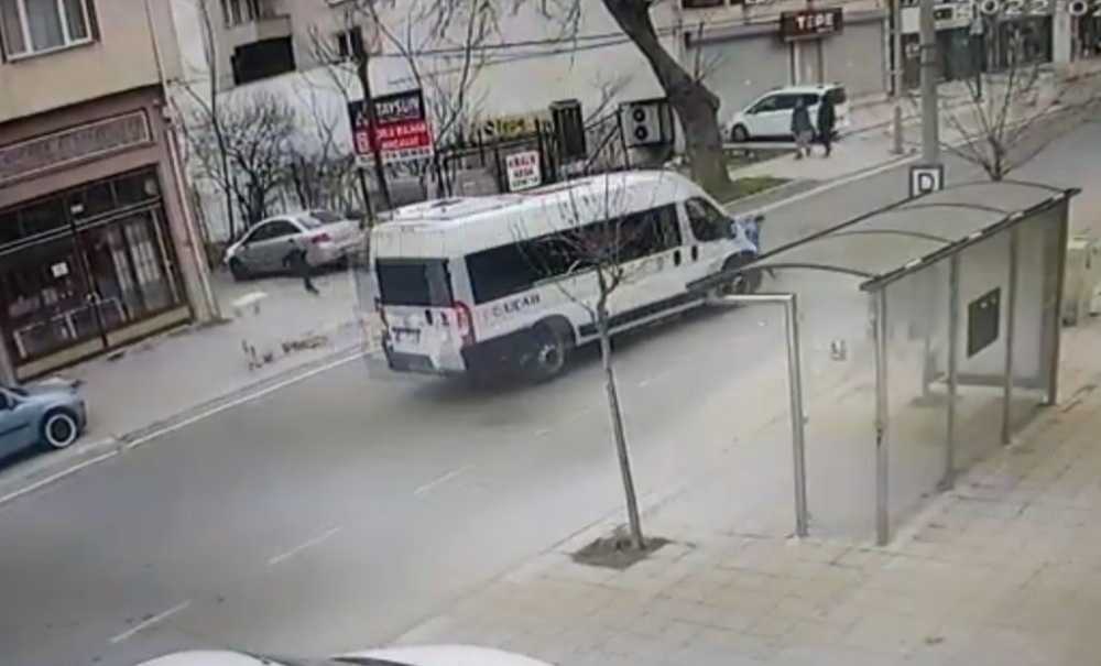 Başıboş Köpekler Hem Korkutuyor, Hem De Kazalara Sebebiyet Veriyor!