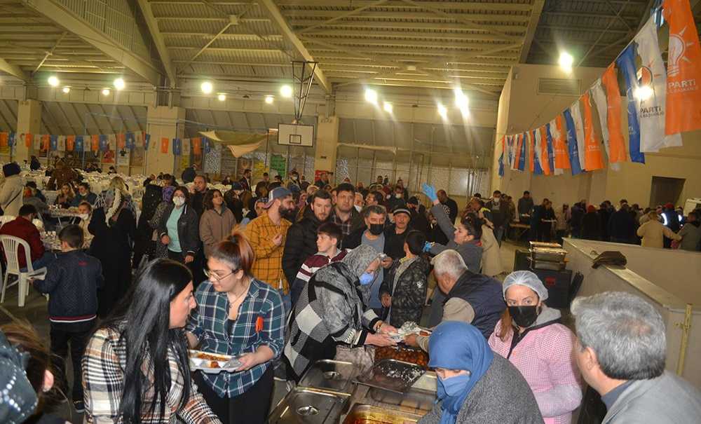 Ak Parti'den 1500 Kişilik İftar