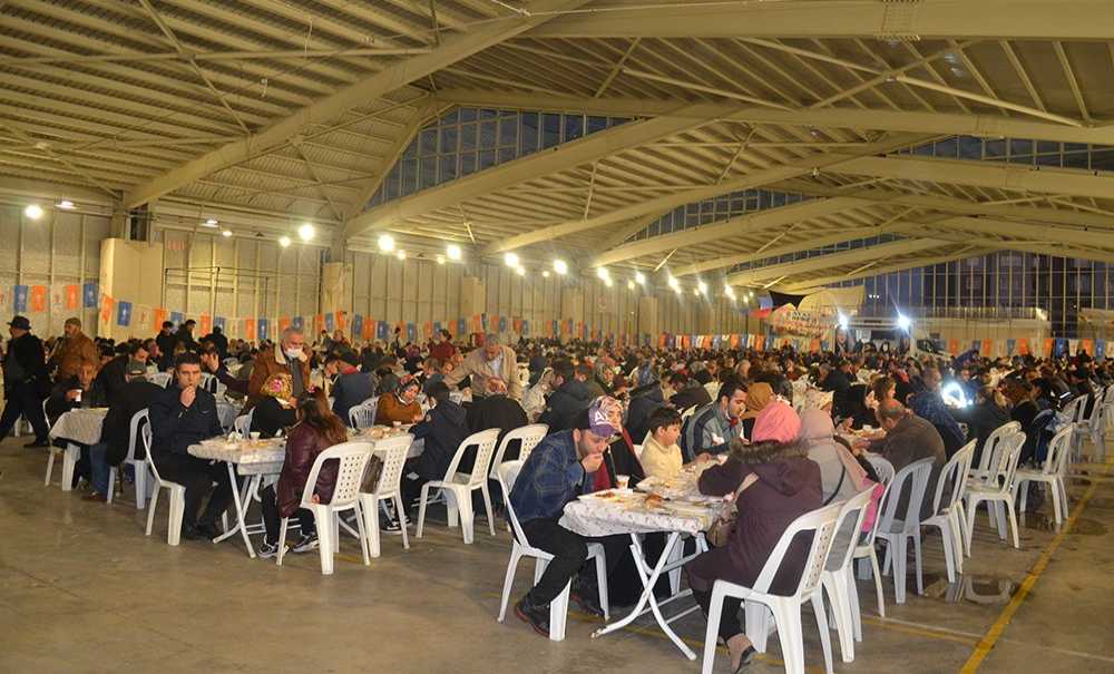 Ak Parti'den 1500 Kişilik İftar