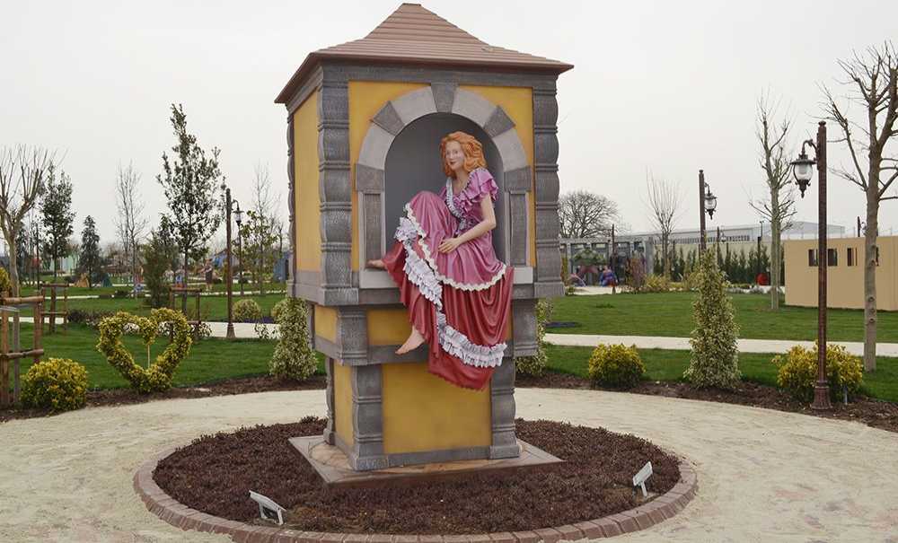 “Masal Park'ta, Masallarla Uyutulan Türk Gençliğidir”