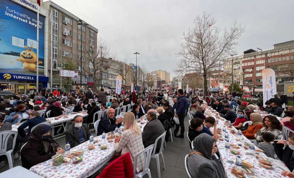 Çegi̇d'den Cumhuriyet Meydanı'nda 1500 Kişilik İftar