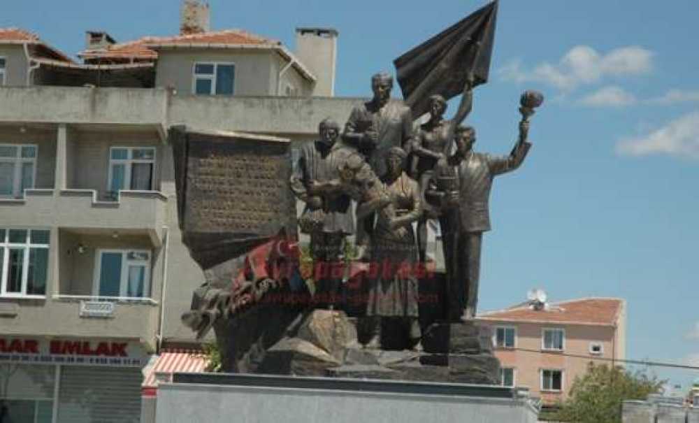 Yeni İlçenin Yeni Meydanı Düzenlendi