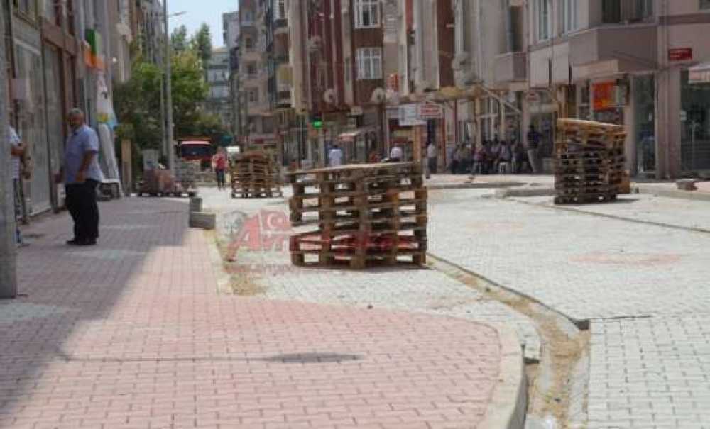 Mandıracı Caddesi 3. Sokağa Kilit Parke Taşı