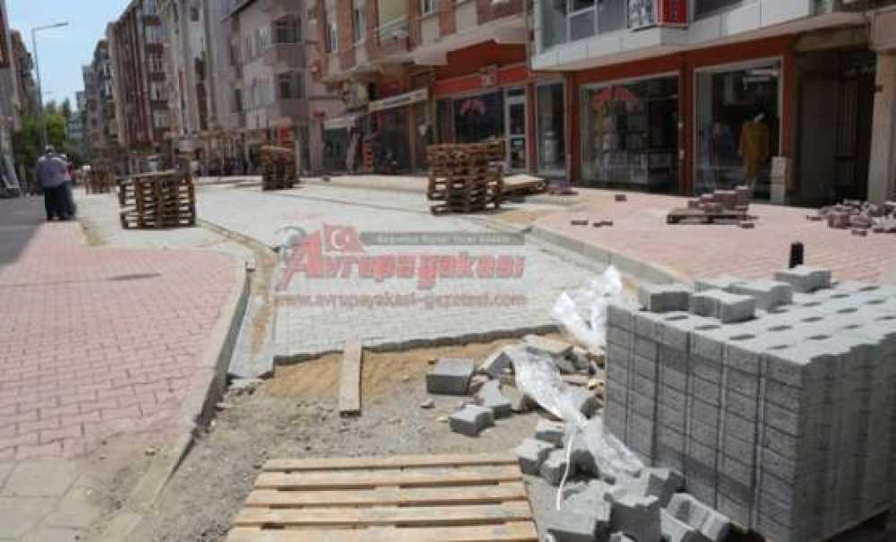 Mandıracı Caddesi 3. Sokağa Kilit Parke Taşı