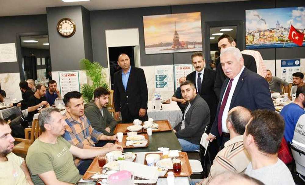 Vali Yıldırım Velimeşe'de İftara Katıldı