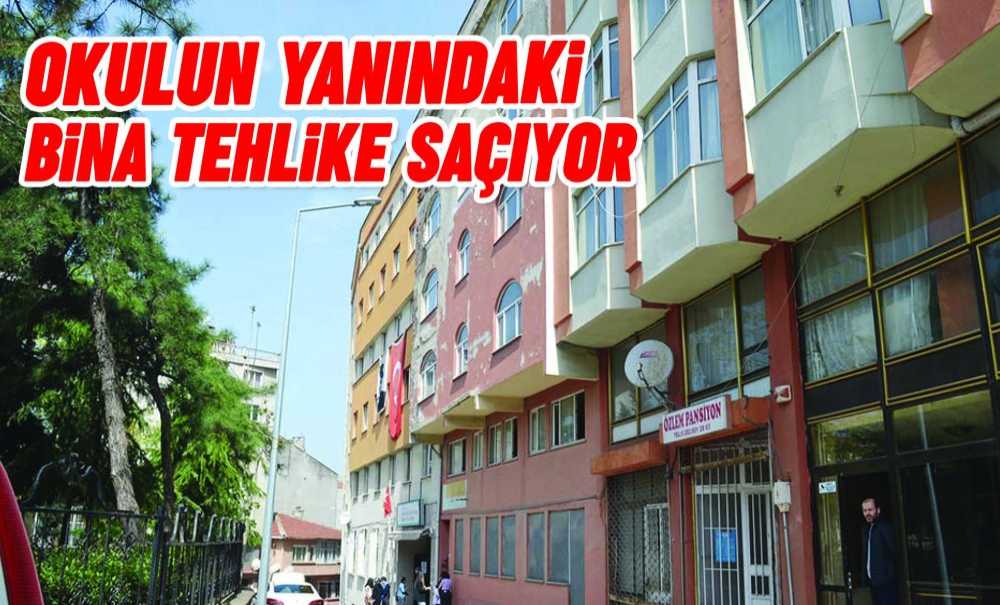Okulun Yanındaki Bina Tehlike Saçıyor