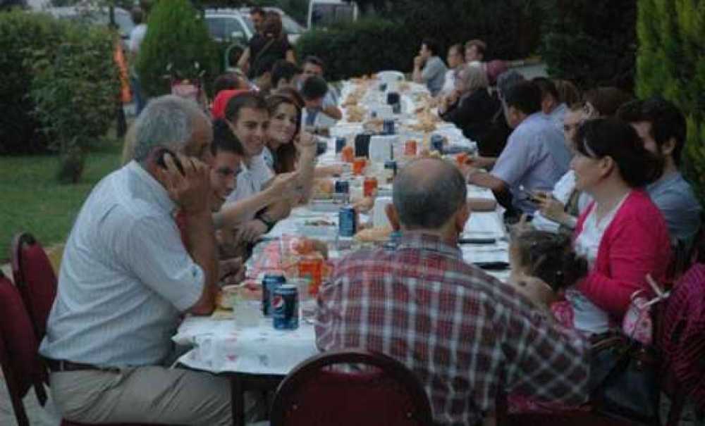 Sgk`dan İftar Yemeği