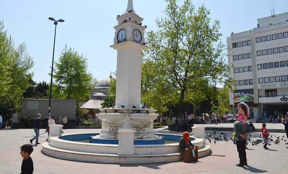 Güvercinler Cumhuriyet Meydanı'nın Simgesi Oldu