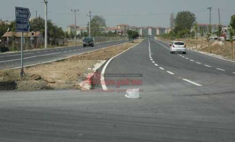 Bülent Ecevit Bulvarının Yol Çizgileri Çizildi