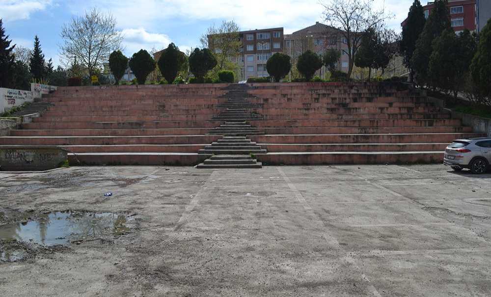 Amfi Tiyatro Yapılacağı Günü Bekliyor