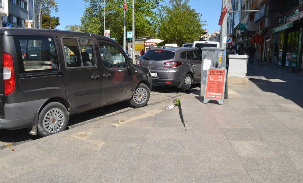 Yetkililer Sorunu Görmüyor!