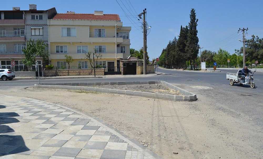 İsmet Paşa Bulvarı Hizmet Bekliyor