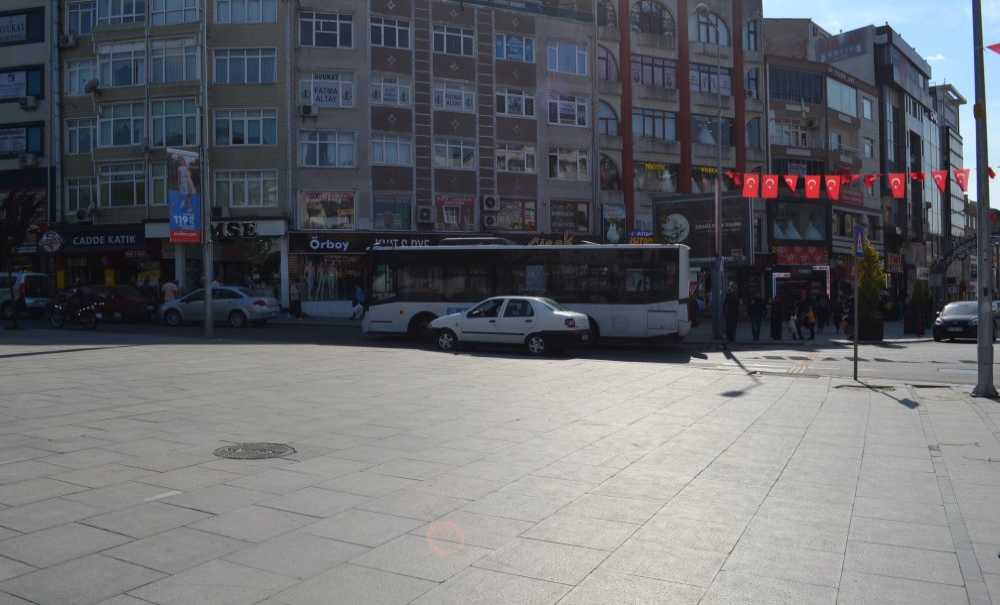 Belediye Otobüsü Yine Yolda Kaldı