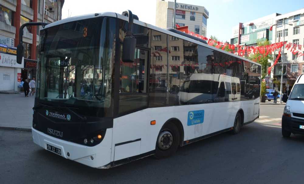 Belediye Otobüsü Yine Yolda Kaldı