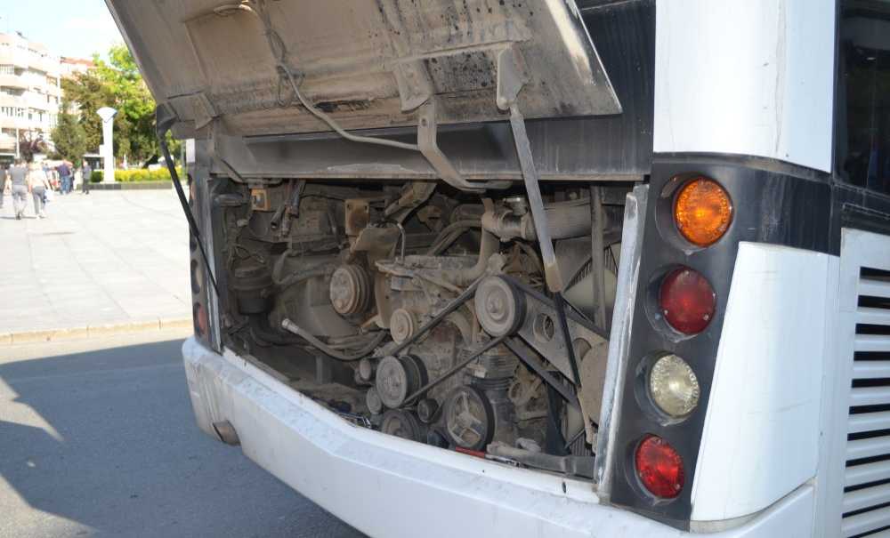 Belediye Otobüsü Yine Yolda Kaldı