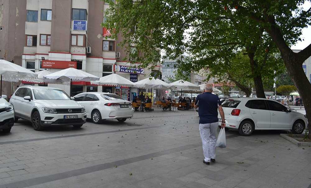 Tarihi Caminin Önü Otopark Oldu