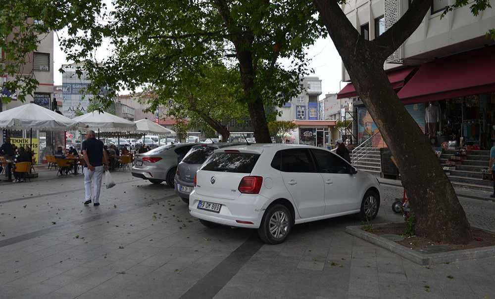 Tarihi Caminin Önü Otopark Oldu