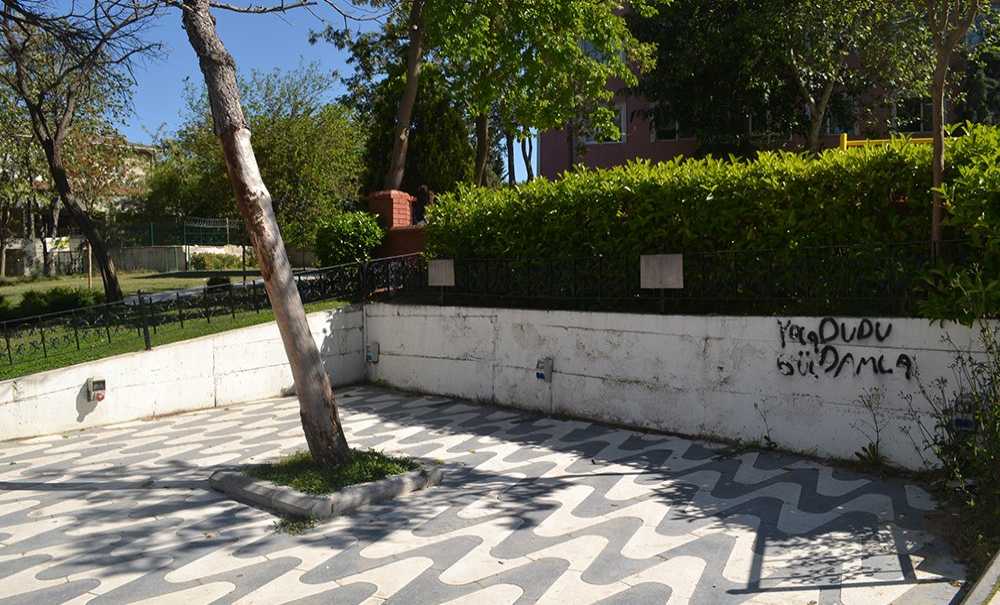 Açıkta Duran Elektrik Panoları Vatandaşı Korkutuyor