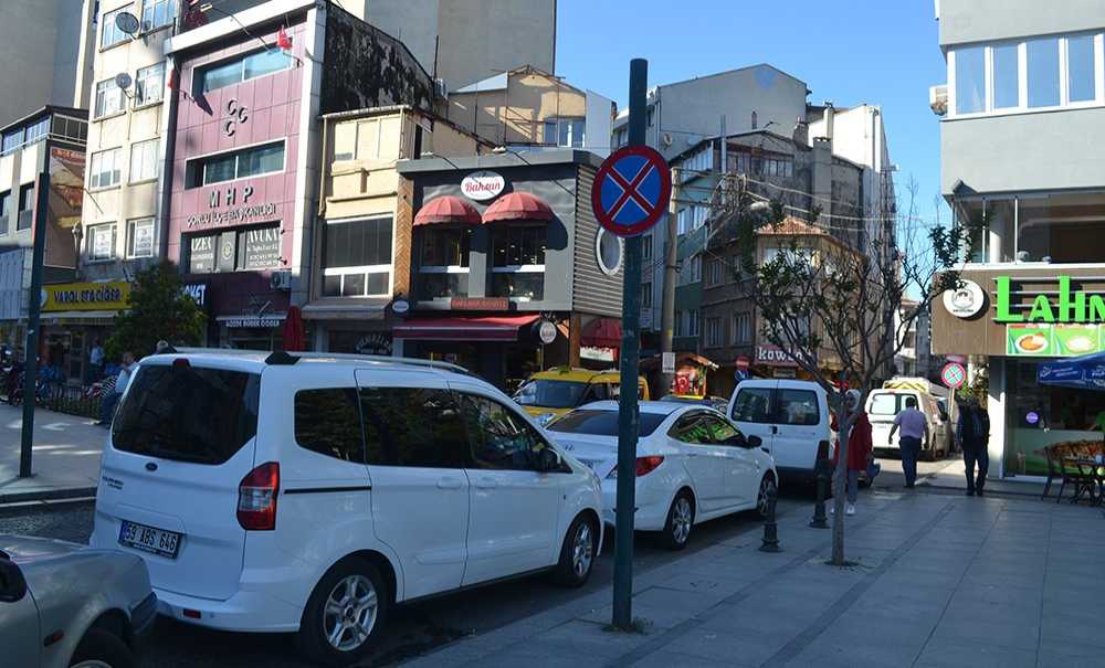 Trafik Keşmekeşliğini Umursayan Yok!