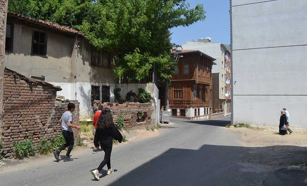 Tarihi Çorlu Evi'nin Önü Harabeliğe Döndü