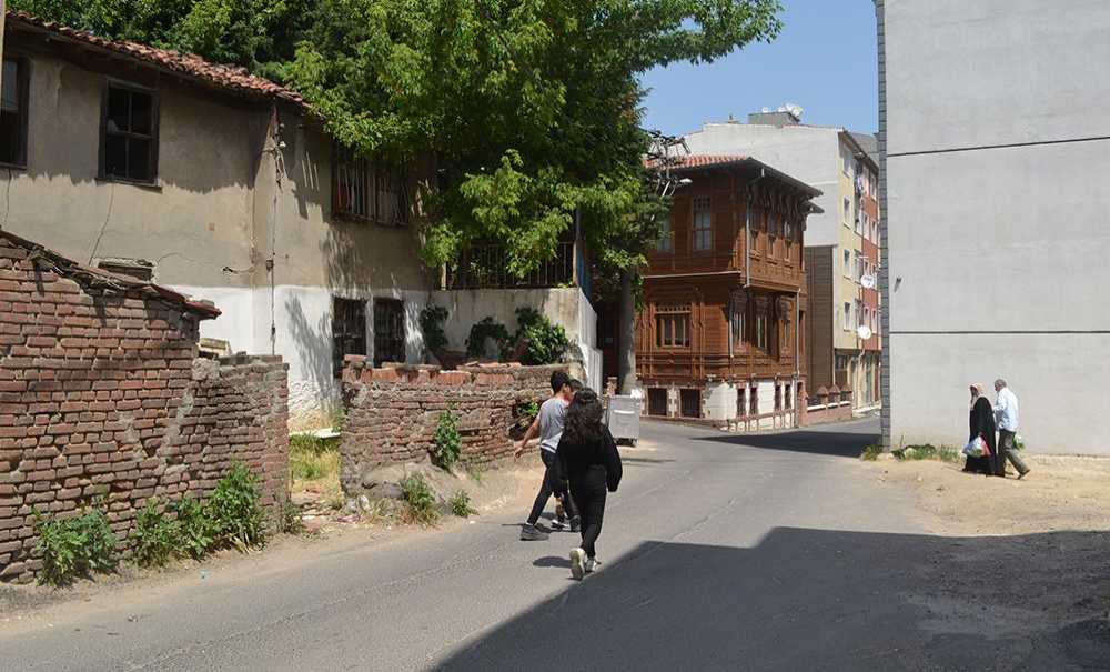 Tarihi Çorlu Evi'nin Önü Harabeliğe Döndü
