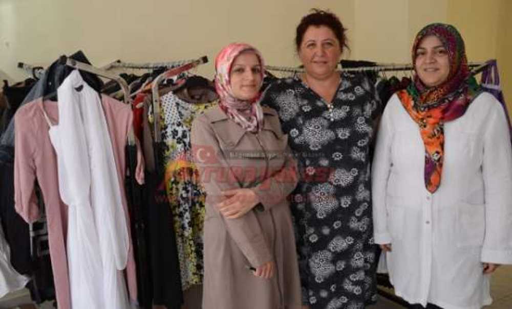 Reşadiye Mahallesi'nin Ak Partili Kadınlarından Hayır Çarşısı