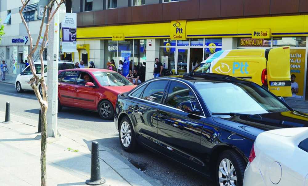 Yanlış Park Trafikte Sorun Yaratıyor