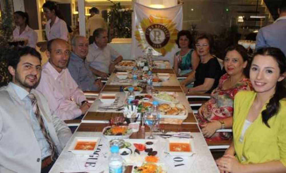 Rotaractlar İftar Yemeğinde Buluştu