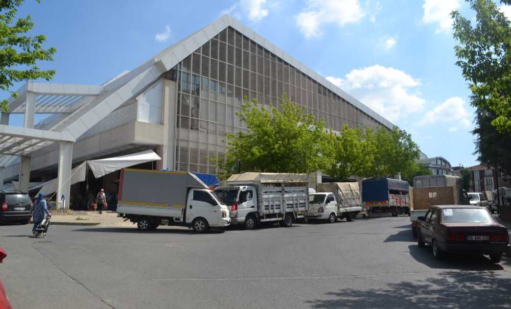 Pazarın Etrafında Keşmekeşlik Yaşanıyor