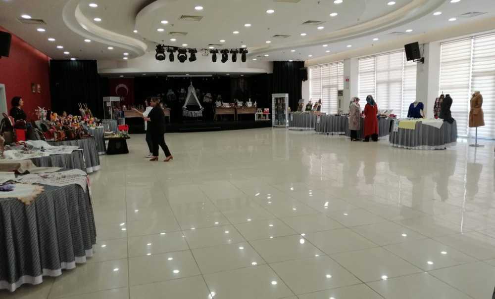 Yıl Sonu Sergisinde Bine Yakın Ürün Sergilendi