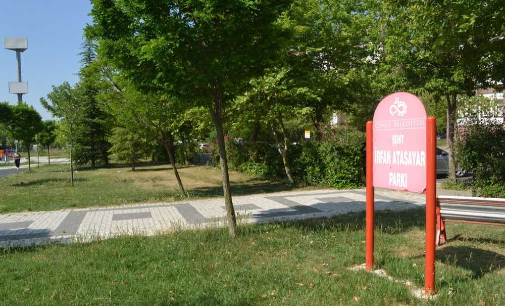 Çöpleri Çöp Kutusu Yerine Yerlere Atıyorlar