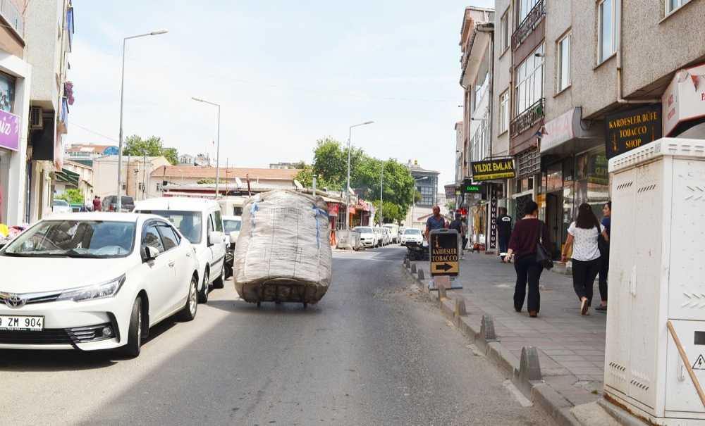 Çekçekçiler Trafiği Olumsuz Etkiliyor