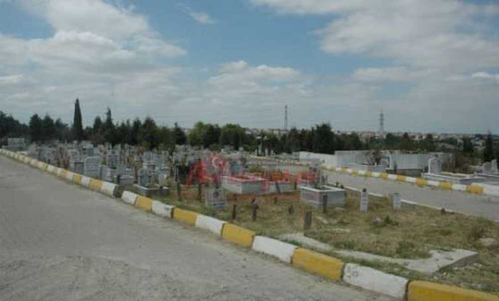 Mezarlıklarda Bayram Temizliği