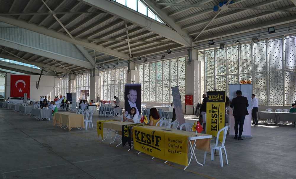 Çorlu'da Eğitim Fuarı Açıldı