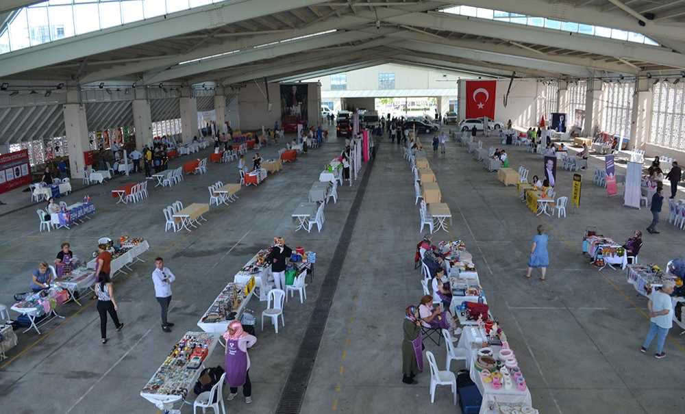 Çorlu'da Eğitim Fuarı Açıldı