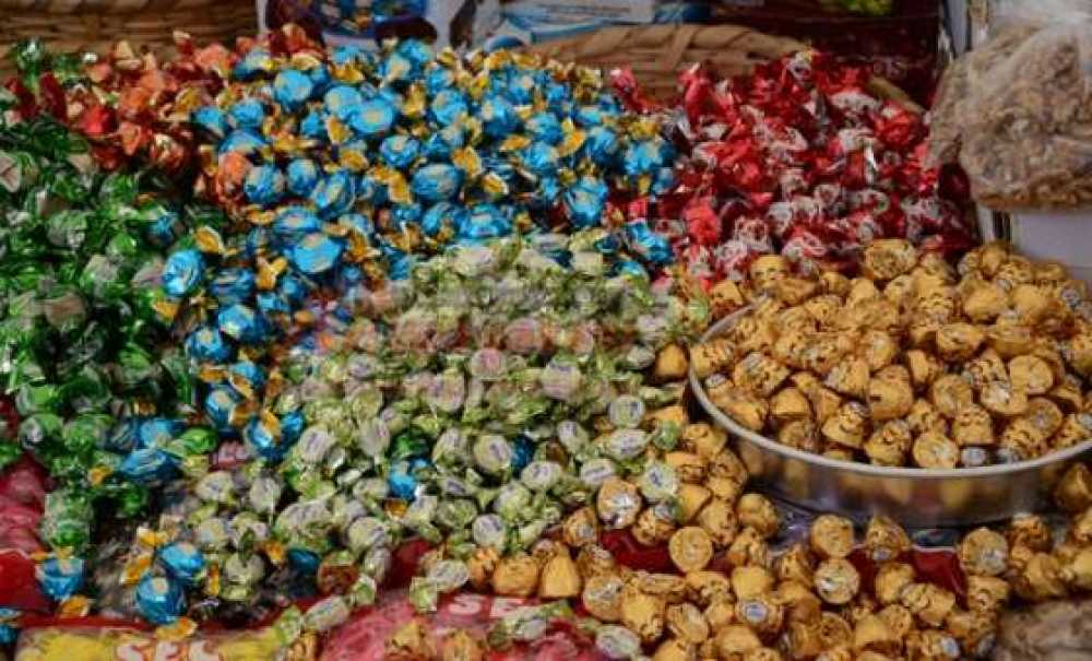 Bayramlık Şekerler Tezgahlarda