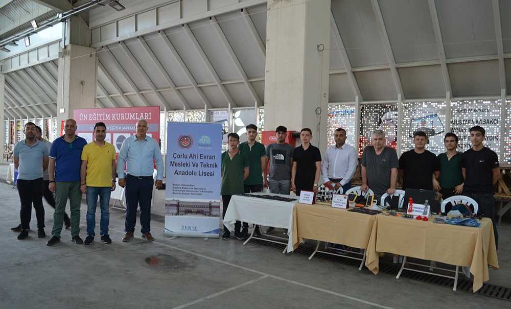 Çorlu'da Eğitim Fuarı Açıldı