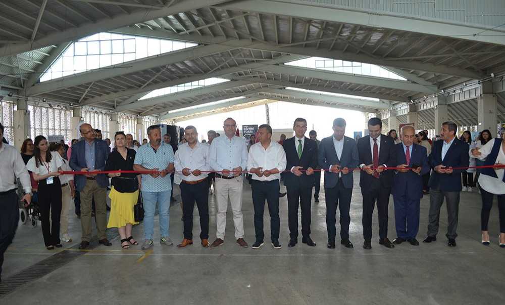 Çorlu'da Eğitim Fuarı Açıldı