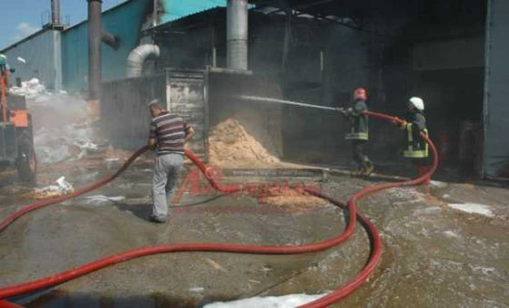 Çorlu`da Fabrika Yangını