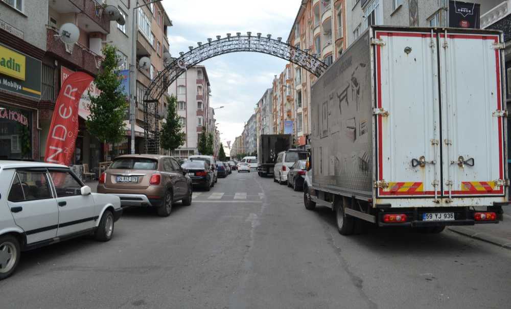 Yunus Emre Caddesi'nde Sorun Devam Ediyor